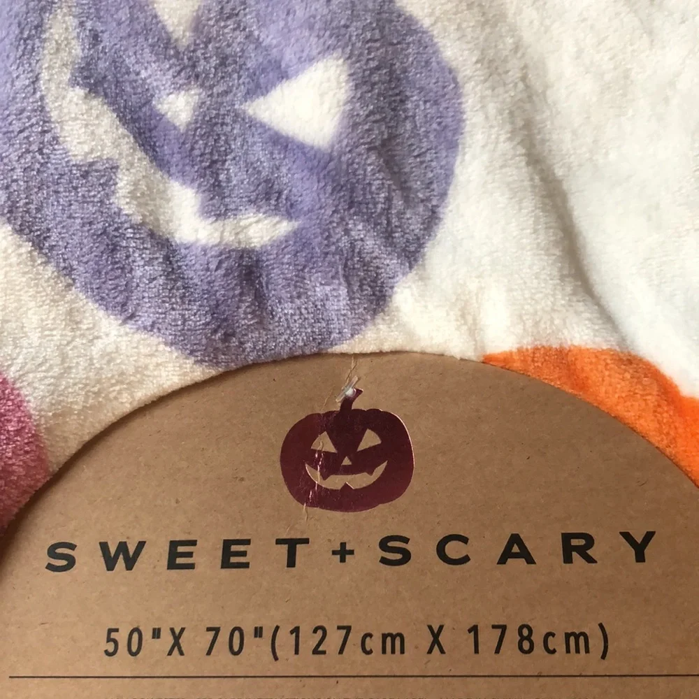 COLORFUL Jack O Lantern Pumpkins Halloween Throw Blanket